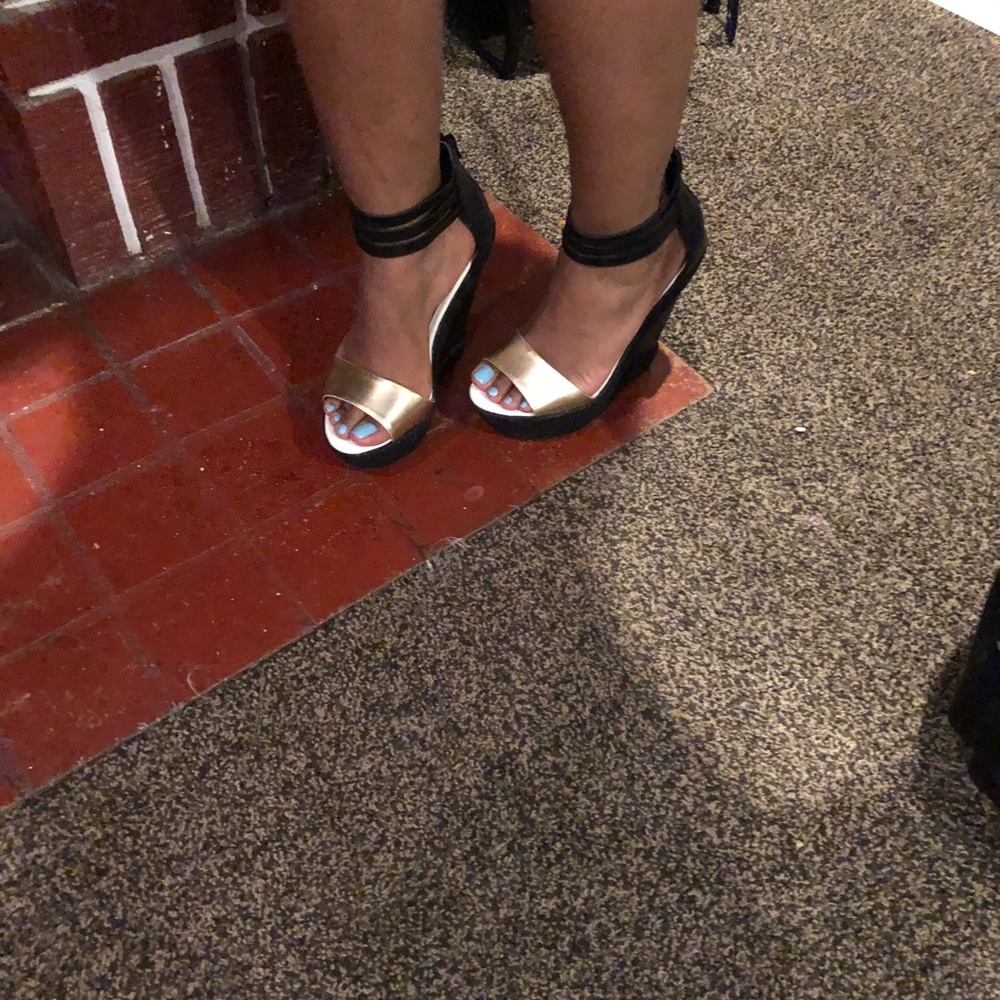 Shoes - Picture 4 of 5